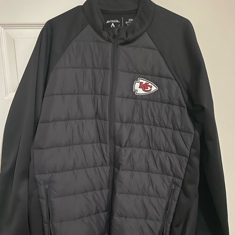 Men’s black Antigua XXL Kansas City Chiefs jacket *fits like XL*